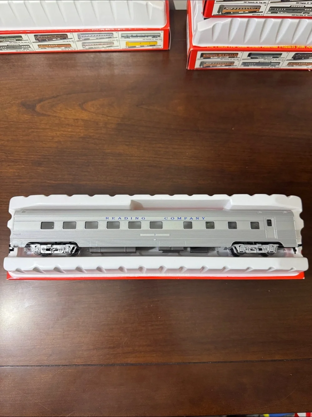 IHC Reading Company 1930’s HO Scale 7 Piece Passenger Car Set (New)